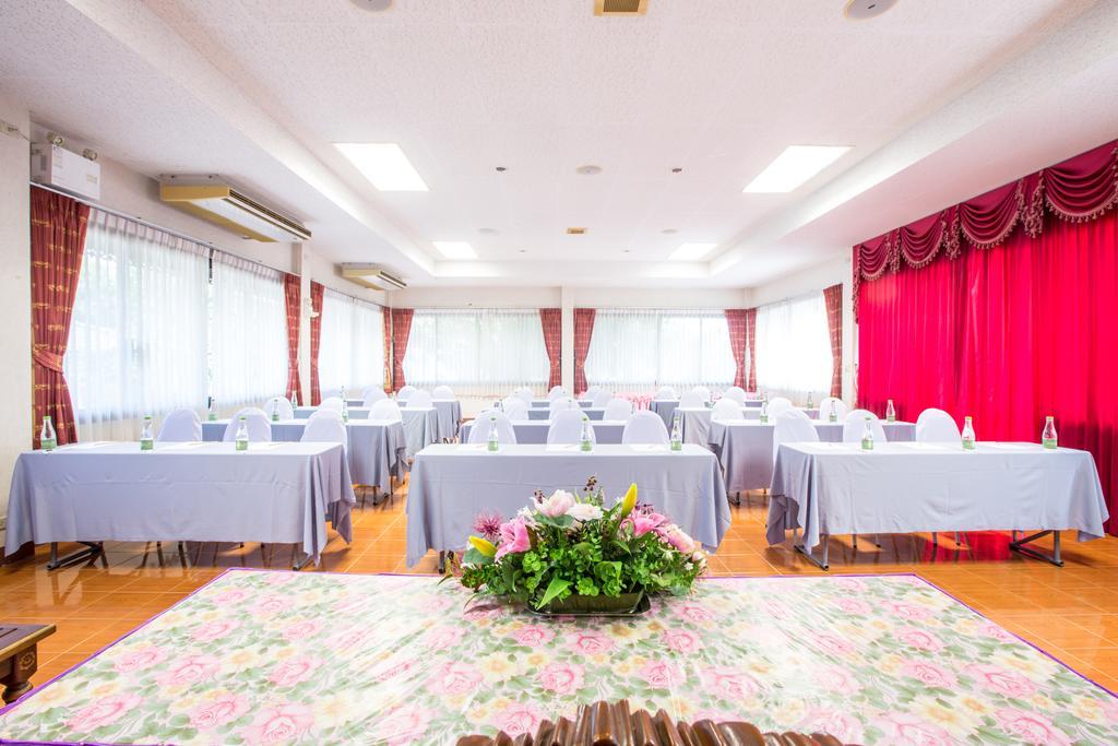 נאקון נאיוק Juntra Resort & Hotel מראה חיצוני תמונה