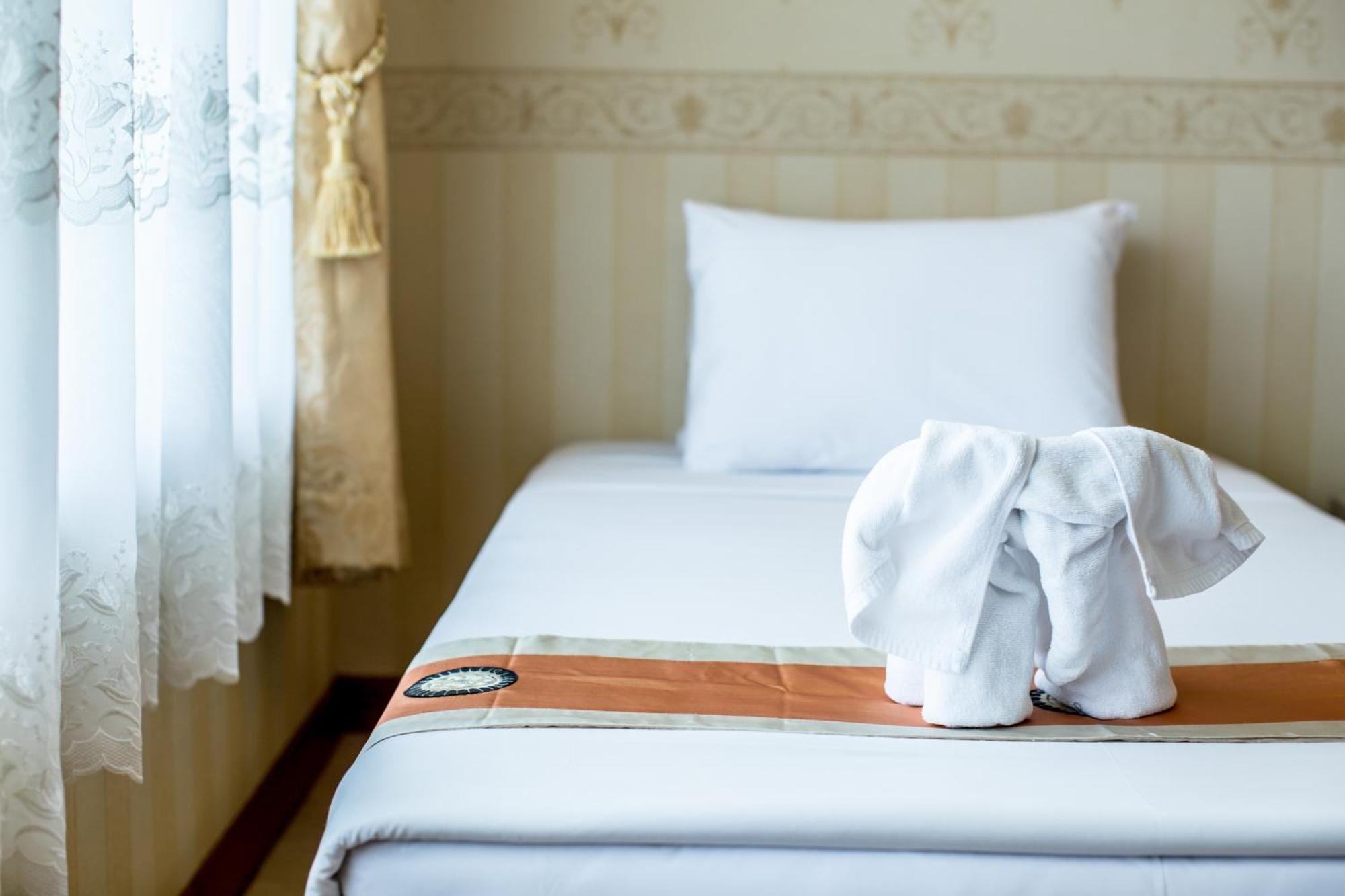 נאקון נאיוק Juntra Resort & Hotel מראה חיצוני תמונה